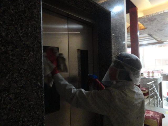 Hotel Bleue Mont Waranasi Zewnętrze zdjęcie