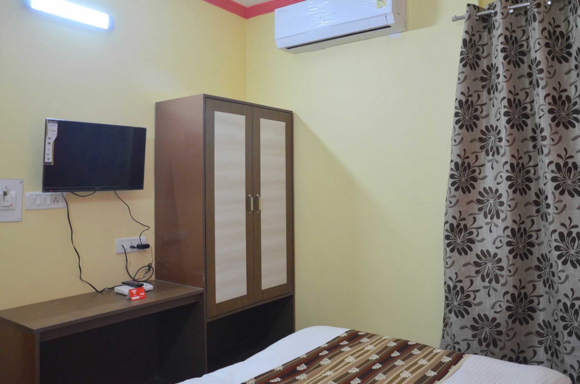 Hotel Bleue Mont Waranasi Zewnętrze zdjęcie